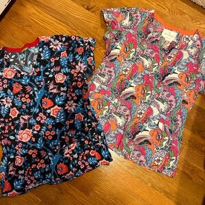 Vera Bradley scrub shirts size medium